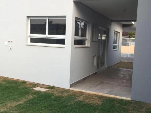 Casa / Sobrado para Locação em Joinville/SC Saguaçu 3 Quartos