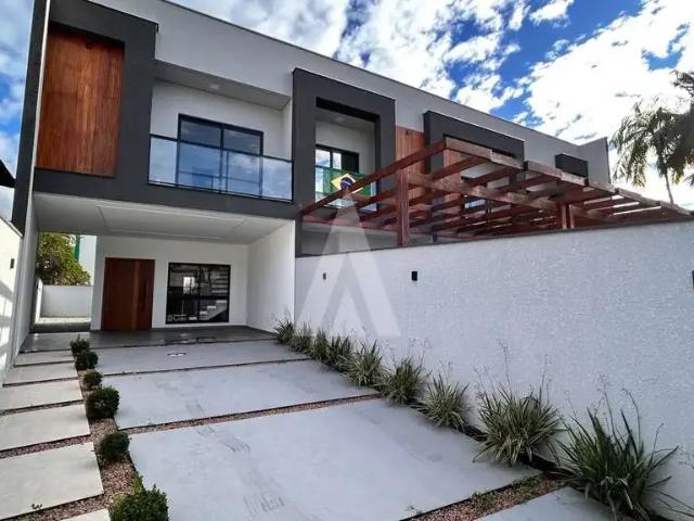 Casa / Sobrado para Locação em Joinville/SC Saguaçu 3 Quartos