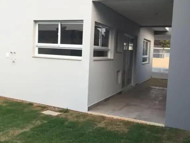Casa / Sobrado para Locação em Joinville/SC Saguaçu 3 Quartos