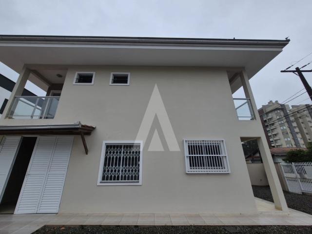 Casa / Sobrado para Locação em Joinville/SC Santo Antônio 3 Quartos