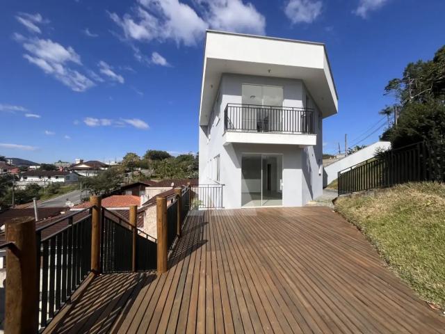 Casa / Sobrado para Locação em Joinville/SC Santa Catarina 3 Quartos