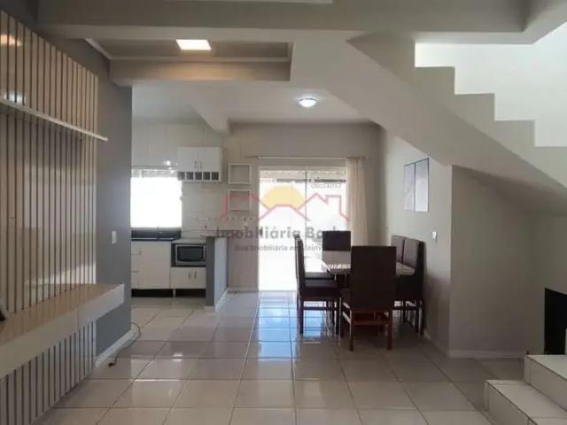 Casa / Sobrado para Locação em Joinville/SC Paranaguamirim 3 Quartos
