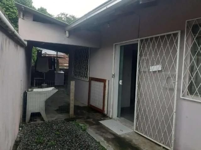 Casa / Sobrado para Locação em Joinville/SC Paranaguamirim 2 Quartos