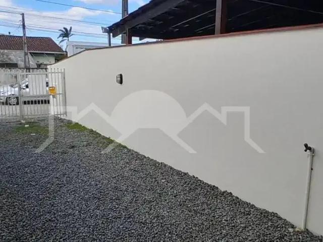 Casa / Sobrado para Locação em Joinville/SC Paranaguamirim 2 Quartos