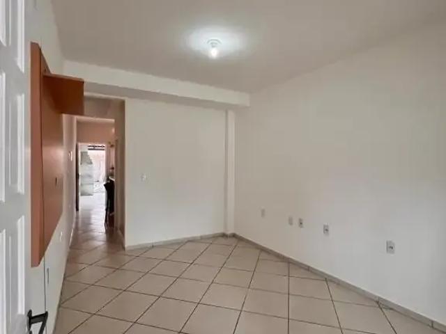 Casa / Sobrado para Locação em Joinville/SC Petrópolis 2 Quartos