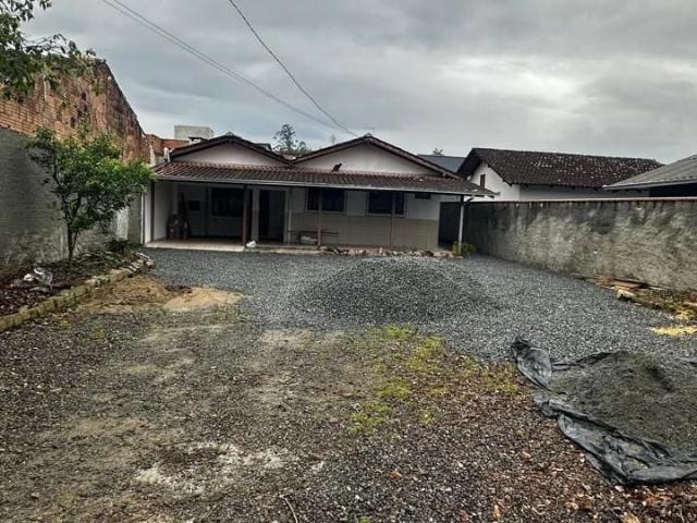 Casa / Sobrado para Locação em Joinville/SC Vila Nova 3 Quartos