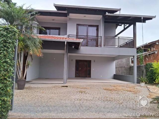 Casa / Sobrado para Locação em Joinville/SC Vila Nova 4 Quartos