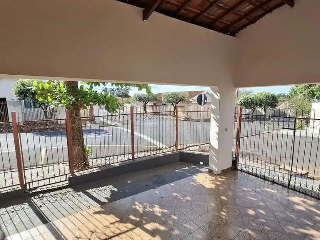 Casa / Sobrado para Locação em José Bonifácio/SP Centro 3 Quartos
