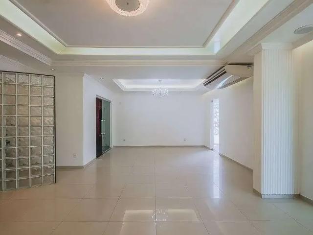 Casa / Sobrado para Locação em Jaboatão dos Guararapes/PE Candeias 4 Quartos