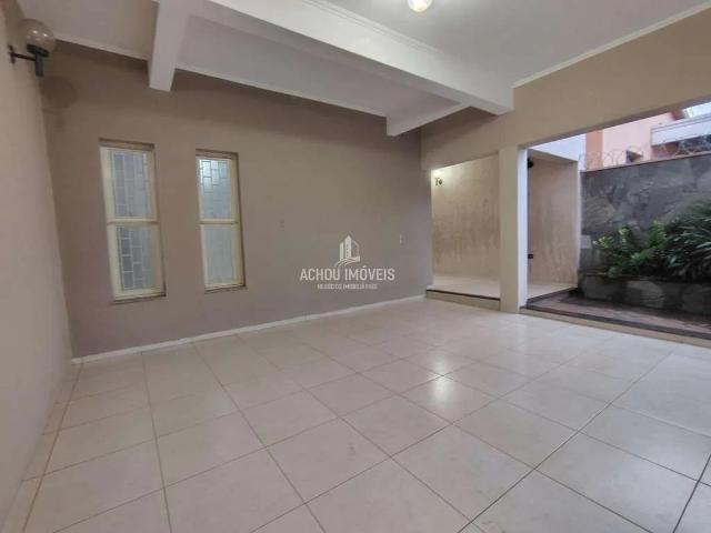 Casa / Sobrado para Locação em Jaboticabal/SP Barreiro 3 Quartos