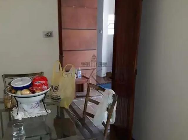 Casa / Sobrado para Locação em Jacareí/SP Centro 6 Quartos