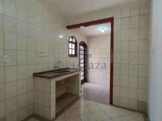 Casa / Sobrado para Locação em Jacareí/SP Centro 3 Quartos
