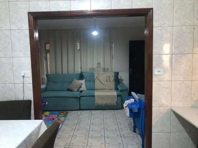 Casa / Sobrado para Locação em Jacareí/SP Centro 3 Quartos