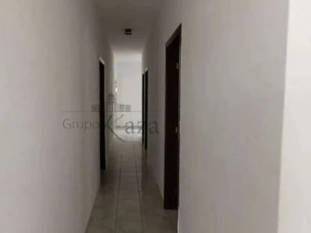 Casa / Sobrado para Locação em Jacareí/SP Cidade Jardim 3 Quartos