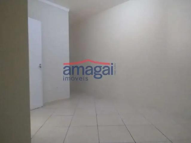 Casa / Sobrado para Locação em Jacareí/SP Cidade Salvador 2 Quartos