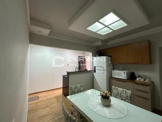 Casa / Sobrado para Locação em Jacareí/SP Cidade Salvador 2 Quartos