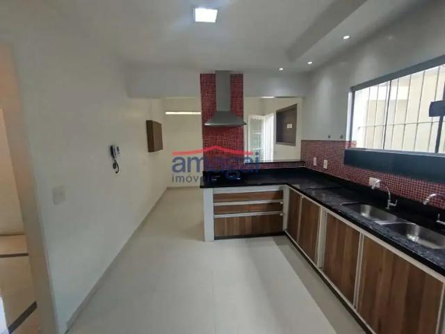 Casa / Sobrado para Locação em Jacareí/SP Jardim América 3 Quartos