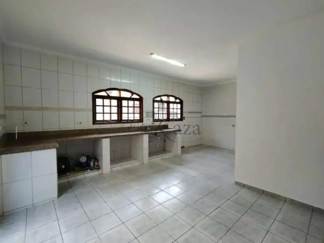 Casa / Sobrado para Locação em Jacareí/SP Jardim América 4 Quartos