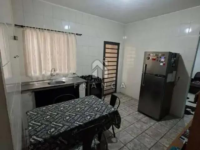 Casa / Sobrado para Locação em Jacareí/SP Jardim Califórnia 2 Quartos