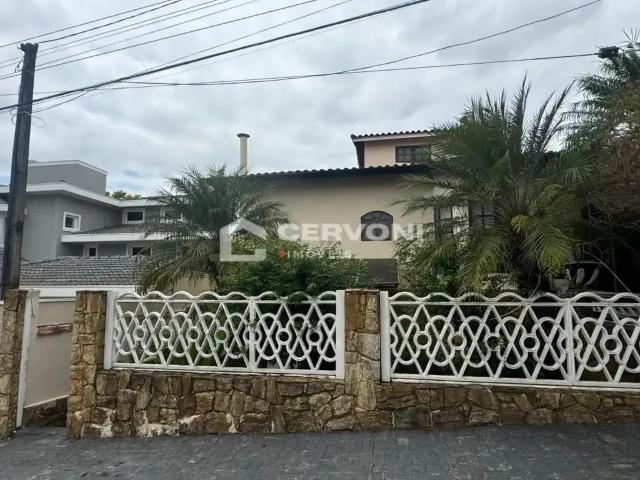 Casa / Sobrado para Locação em Jacareí/SP Jardim Coleginho 4 Quartos