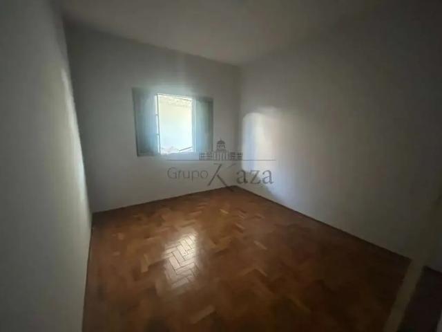 Casa / Sobrado para Locação em Jacareí/SP Jardim das Indústrias 3 Quartos