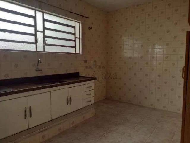 Casa / Sobrado para Locação em Jacareí/SP Jardim Flórida 3 Quartos