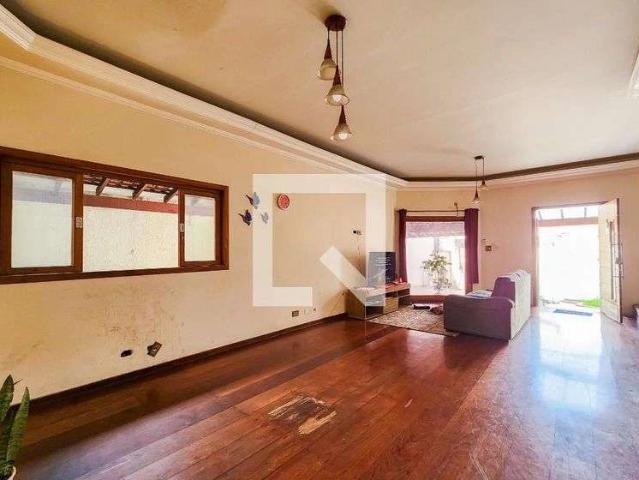 Casa / Sobrado para Locação em Jacareí/SP Jardim Flórida 4 Quartos