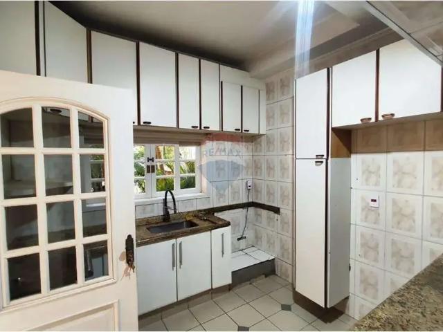 Casa / Sobrado para Locação em Jacareí/SP Jardim Maria Amélia 7 Quartos