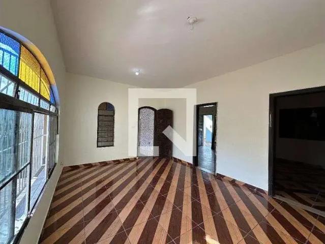 Casa / Sobrado para Locação em Jacareí/SP Jardim Primavera 5 Quartos