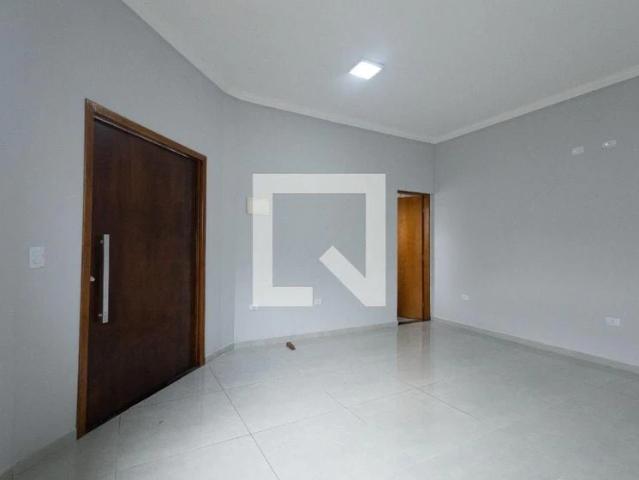 Casa / Sobrado para Locação em Jacareí/SP Jardim Santa Maria 2 Quartos