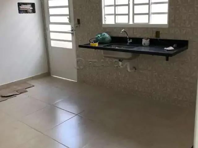 Casa / Sobrado para Locação em Jacareí/SP Jardim Santa Maria 3 Quartos