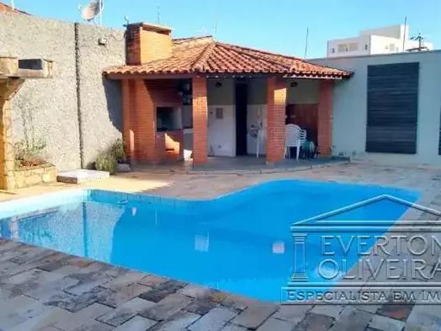 Casa / Sobrado para Locação em Jacareí/SP Jardim Siesta 3 Quartos