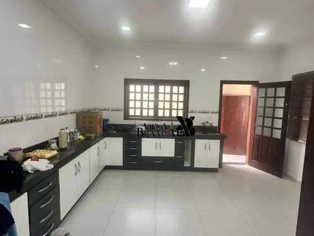 Casa / Sobrado para Locação em Jacareí/SP Loteamento Villa Branca 3 Quartos