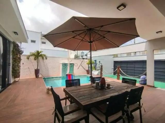 Casa / Sobrado para Locação em Jacareí/SP Loteamento Villa Branca 3 Quartos