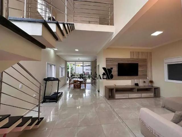 Casa / Sobrado para Locação em Jacareí/SP Loteamento Villa Branca 3 Quartos