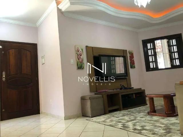 Casa / Sobrado para Locação em Jacareí/SP Loteamento Villa Branca 4 Quartos
