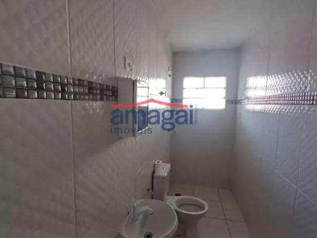 Casa / Sobrado para Locação em Jacareí/SP Parque Santo Antônio 2 Quartos