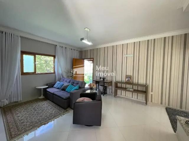 Casa / Sobrado para Locação em Jacareí/SP Rio Comprido 4 Quartos