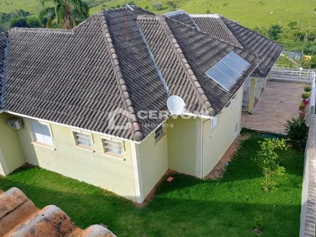Casa / Sobrado para Locação em Jacareí/SP Rio Comprido 4 Quartos