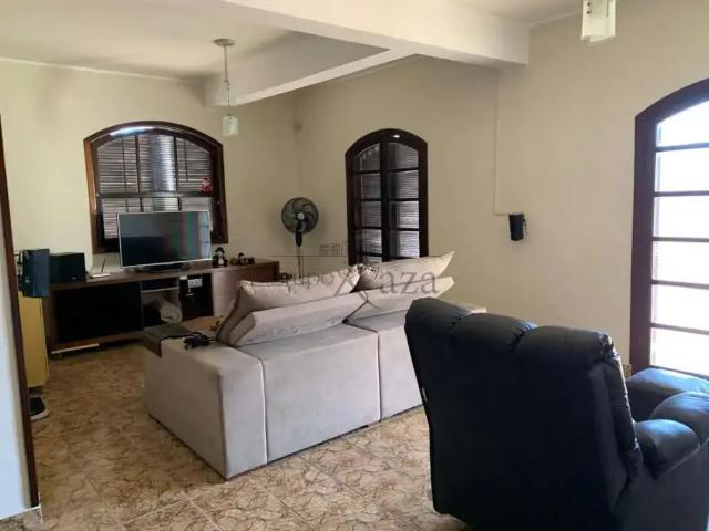Casa / Sobrado para Locação em Jacareí/SP Vila Aprazível 3 Quartos