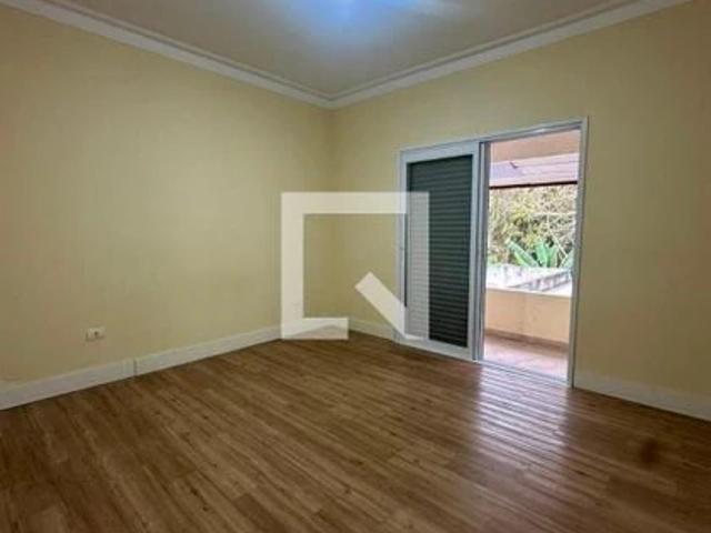 Casa / Sobrado para Locação em Jacareí/SP Vila Branca 3 Quartos