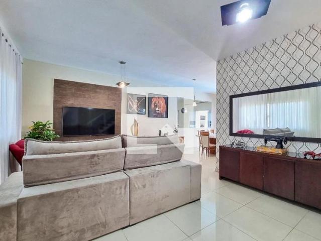 Casa / Sobrado para Locação em Jacareí/SP Vila Branca 3 Quartos
