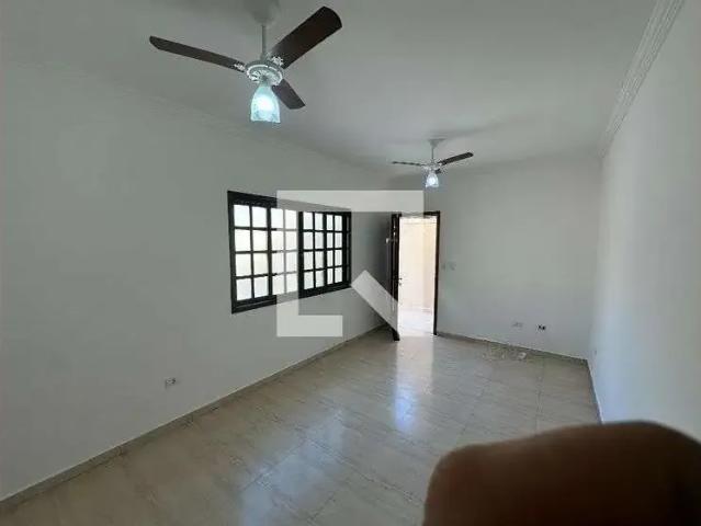 Casa / Sobrado para Locação em Jacareí/SP Vila Branca 3 Quartos