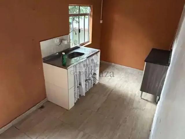 Casa / Sobrado para Locação em Jacareí/SP Vila Formosa 4 Quartos
