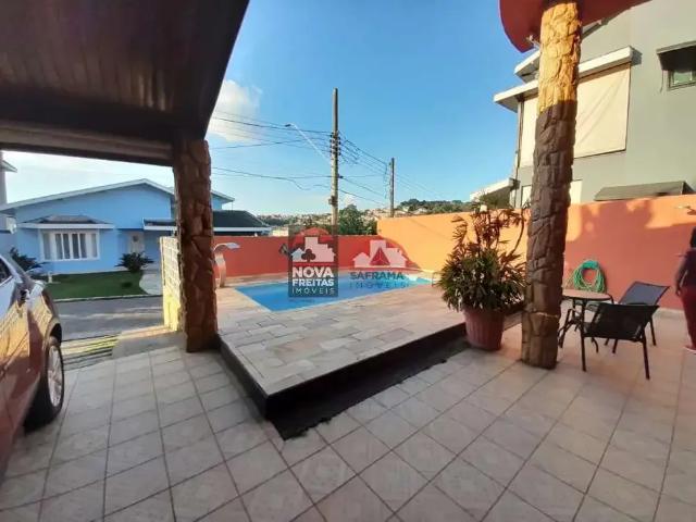 Casa / Sobrado para Locação em Jacareí/SP Vila Zezé 4 Quartos
