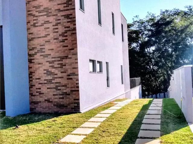 Casa / Sobrado para Locação em Jambeiro/SP Centro 4 Quartos