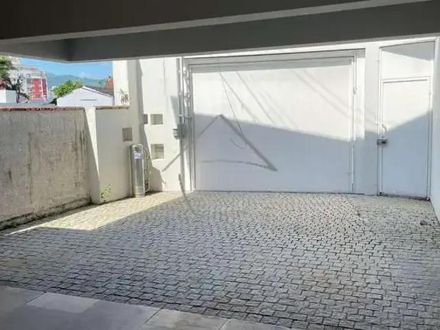 Casa / Sobrado para Locação em Jaraguá do Sul/SC Centro 6 Quartos