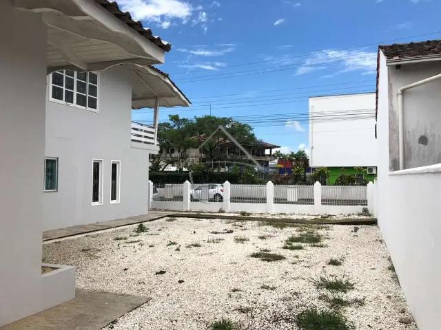 Casa / Sobrado para Locação em Jaraguá do Sul/SC Centro 8 Quartos