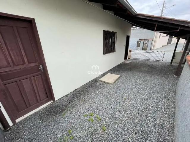 Casa / Sobrado para Locação em Jaraguá do Sul/SC Nova Brasília 2 Quartos