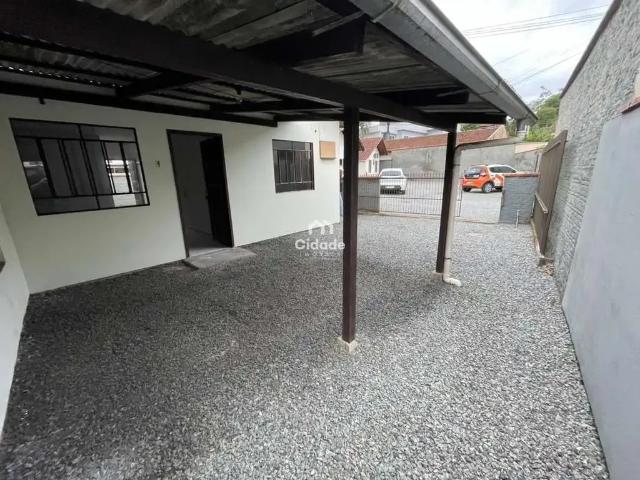 Casa / Sobrado para Locação em Jaraguá do Sul/SC Nova Brasília 2 Quartos